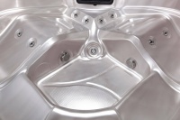 Гидромассажный СПА бассейн Sunrans SR812B Гидромассажный СПА бассейн Sunrans SR812B